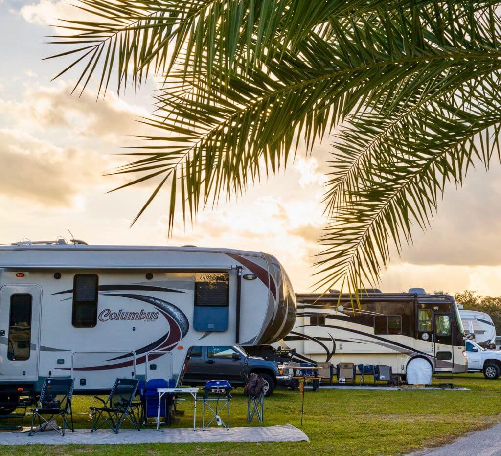 RVs parked at Holiday RV Park in Leesburg, Florida near Lake Denham.