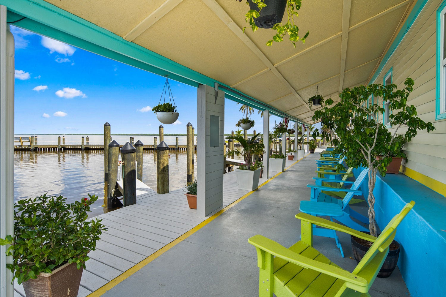 Front porch sitting area at Chokoloskee RV Park in Florida