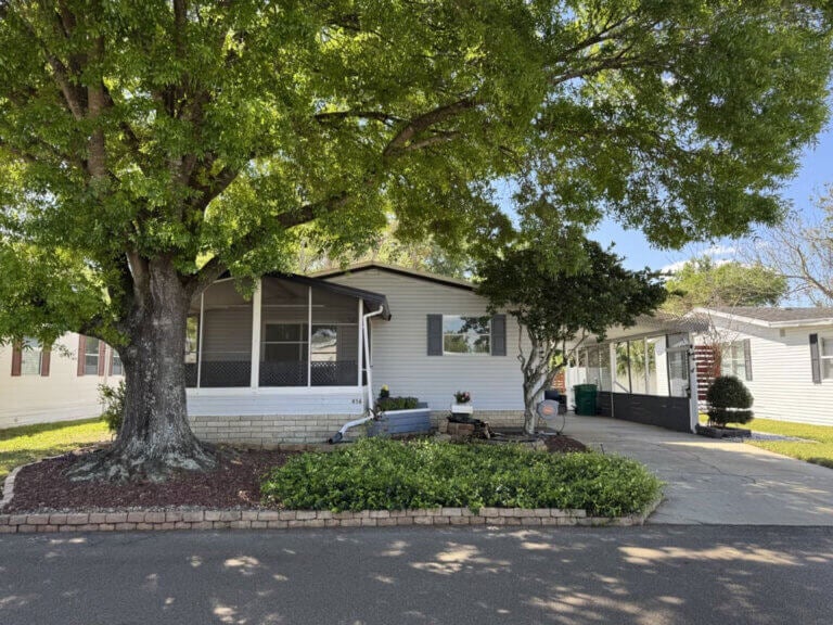 Pre-owned manufactured home for sale in Winter Garden, Florida at Hyde Park Village.