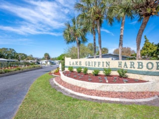 Lake Griffin Harbor Village Entrance sign at the front of the community