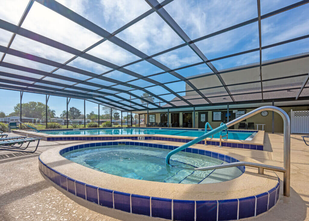 Indoor pool at Lake Griffin Harbor