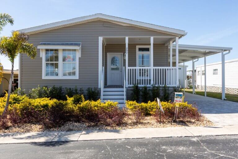 New manufactured home for rent in Sun Valley, a 55+ community in Tarpon Springs, Florida.
