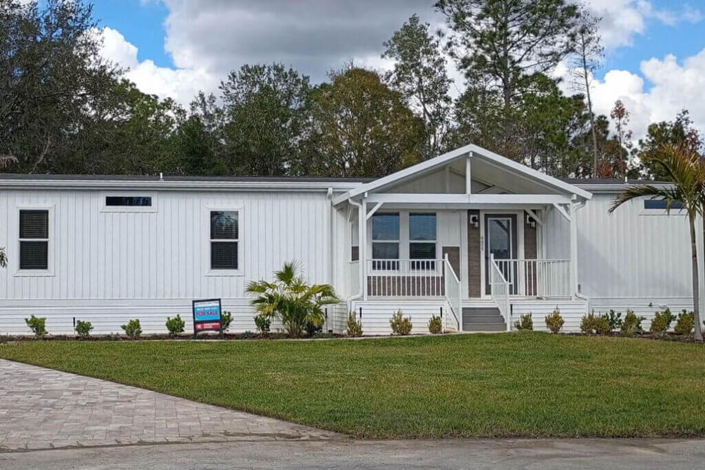 Cypress_Lakes_Lakeland_home_sale Lakeland, Florida manufactured home for sale in Cypress Lakes Village