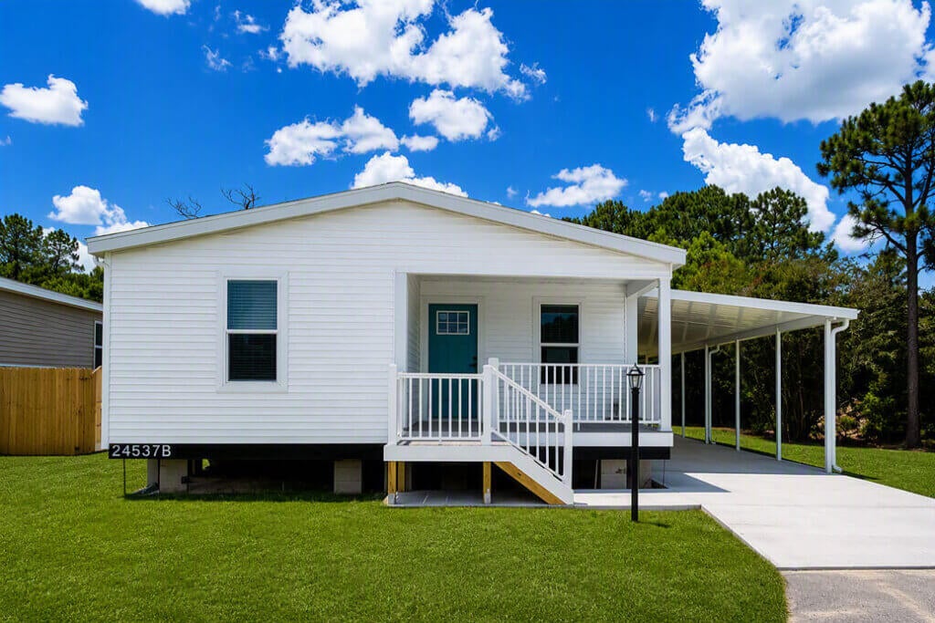 New home being installed at Meadowlea Village in Florida.