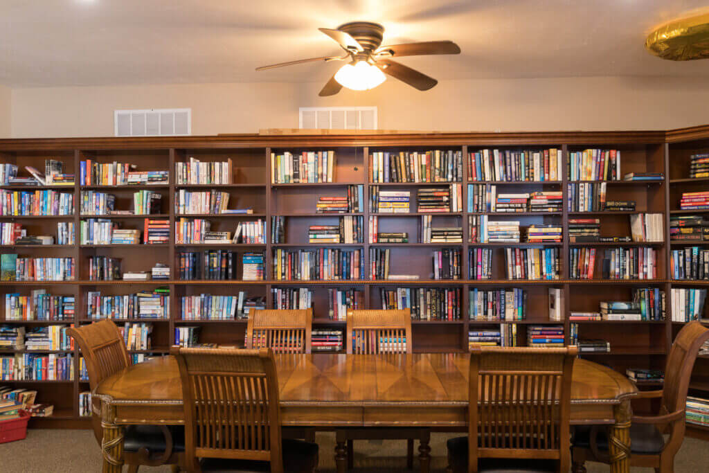 Wall of books and large table in the Sun Valley Library