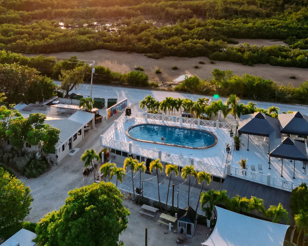 sunset-pool-big-pine-key-rv