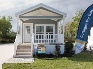 River Vista cottage for sale