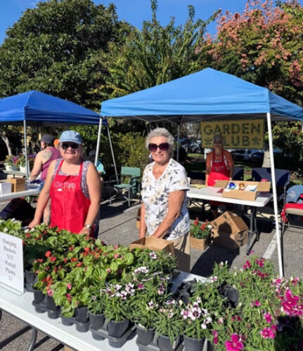 Garden Club members at Cypress Lakes Village in Lakeland, FL.