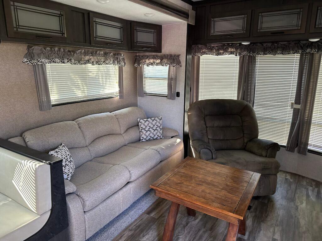 Premier Travel Trailer Big Pine Key 2