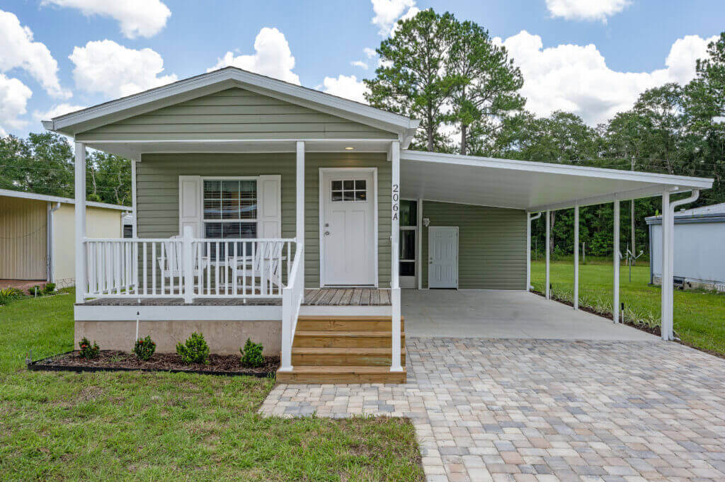 A move-in ready, new manufactured home for sale in a Central Florida at Rolling Greens Village.