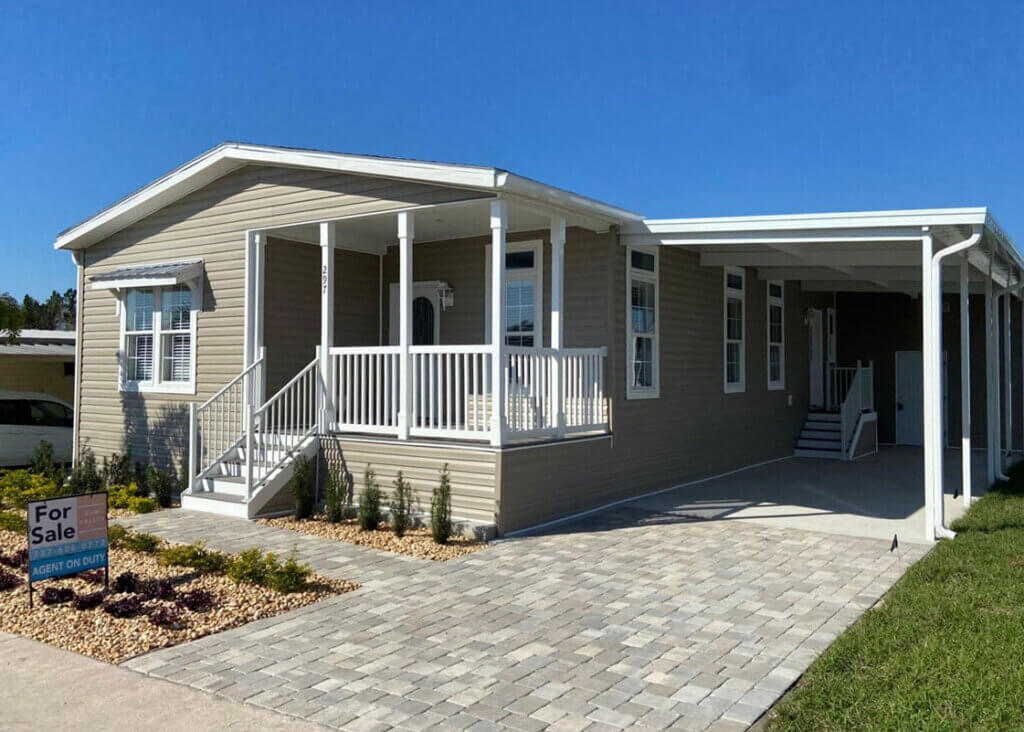New_Home_Sale_Manufacrtured_Sun_Valley New manufactured home for sale in Tarpon Springs, Florida.