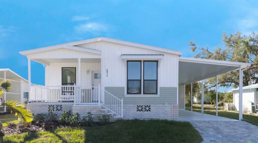 Manufactured home for sale in Sarasota, Florida at Camelot Lakes Village.