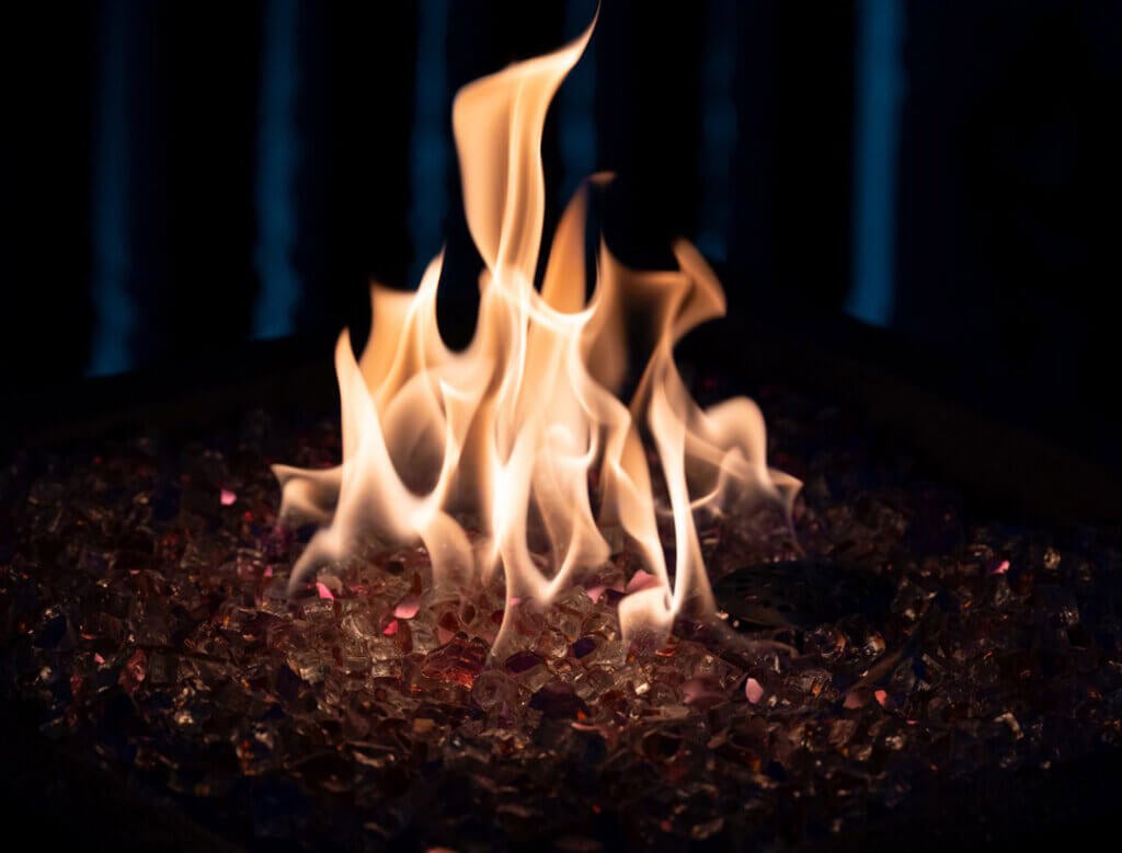 Flame bruning in an electric Firepit