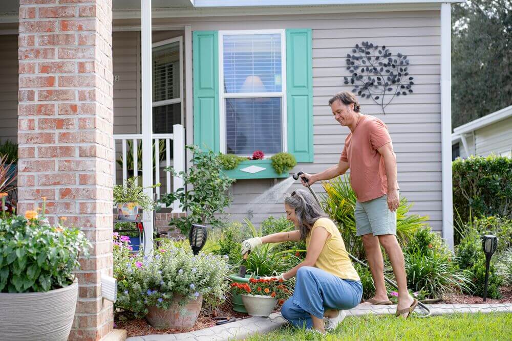 frontyard-couple-cypress-lakes-vlllage-2