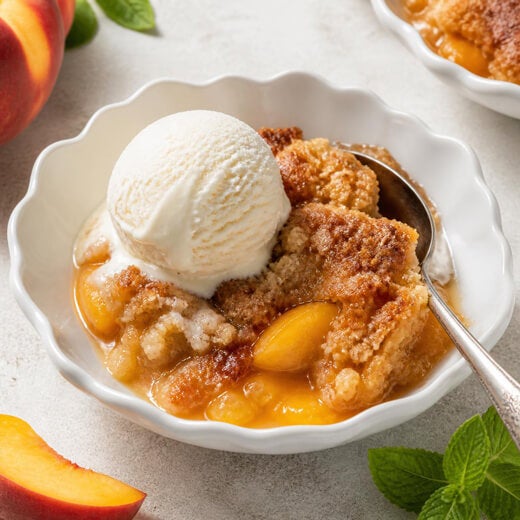 Peach cobbler dessert