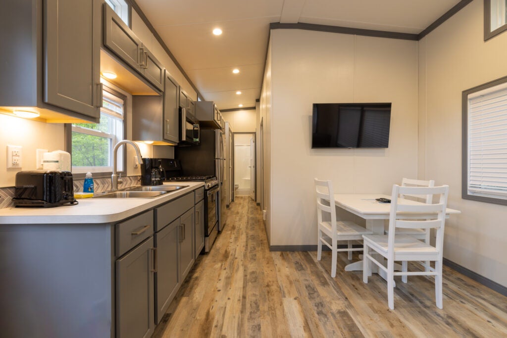 Premium Cabin Point Sebago Kitchen