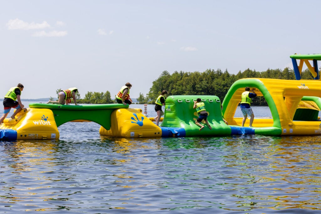 kids crawling on waterpark