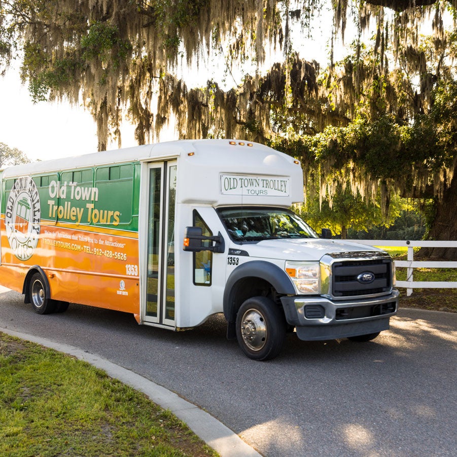 Savannah Trolley Tour shuttle arrives at CreekFire RV Resort