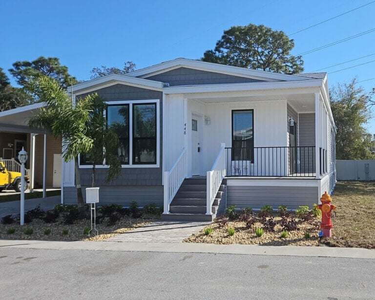 A brand new manufactured home in Tarpon Springs, Florida at The Meadows.