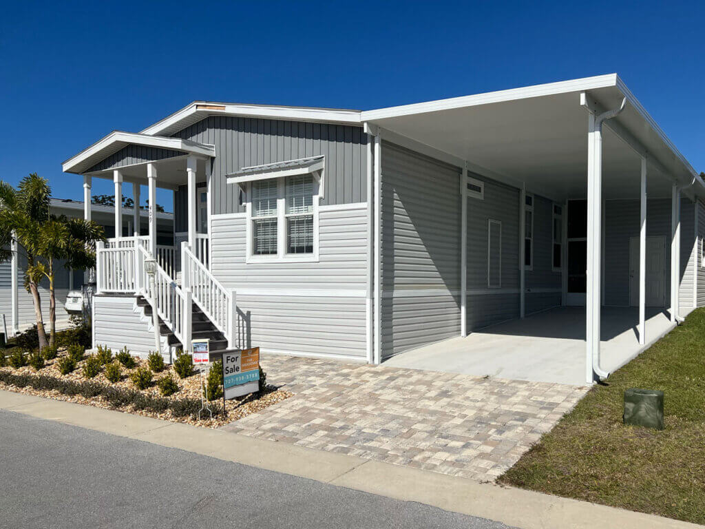 Manufactured home for sale in The Meadows at Tarpon Springs, Florida