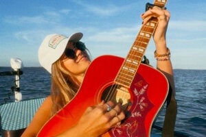 Peytan Porter playing music in the Florida Keys