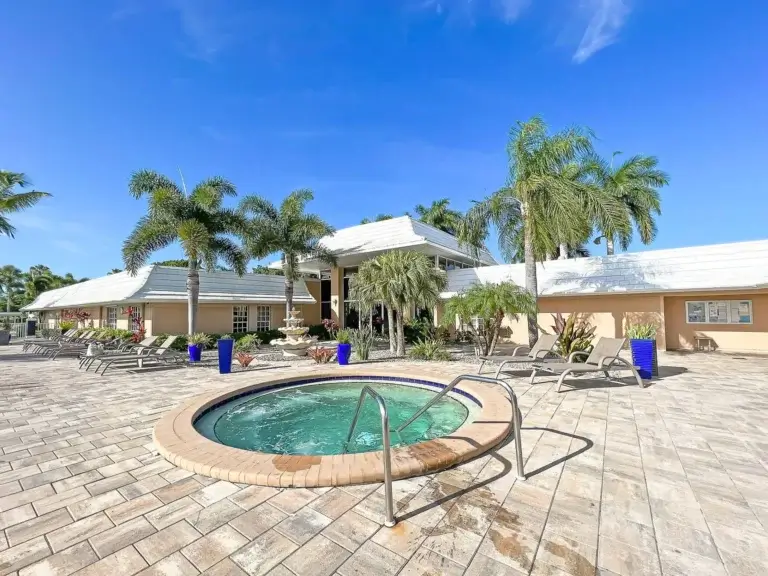 Hot tub in front of clubhouse at Jamaica Bay Village