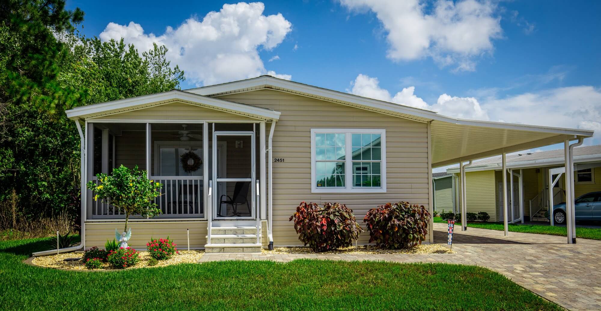 Exterior front view of a manufactured home at Cypress Lakes