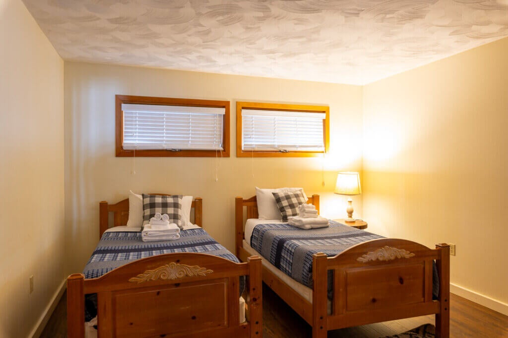 Island Lodge Basement Bedroom 2