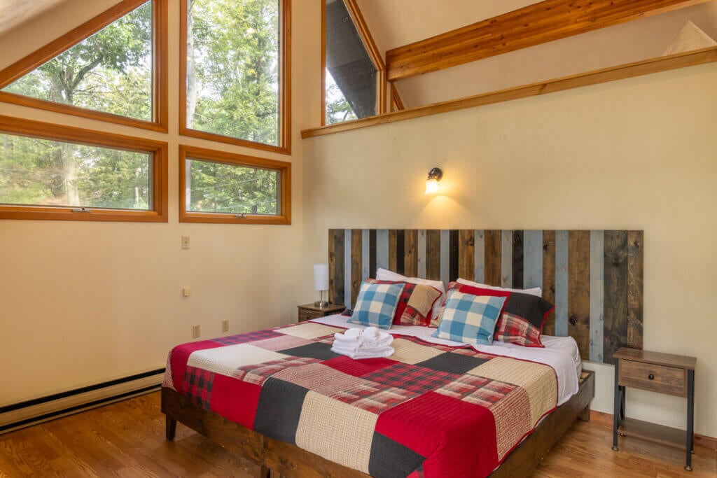 Island Lodge Main Floor Bedroom 2