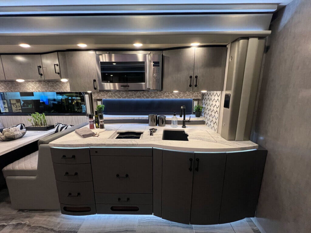 Foretravel_motorcoach_4 Inside a Foretravel Motorcoach at the 2025 Florida RV SuperShow in Tampa