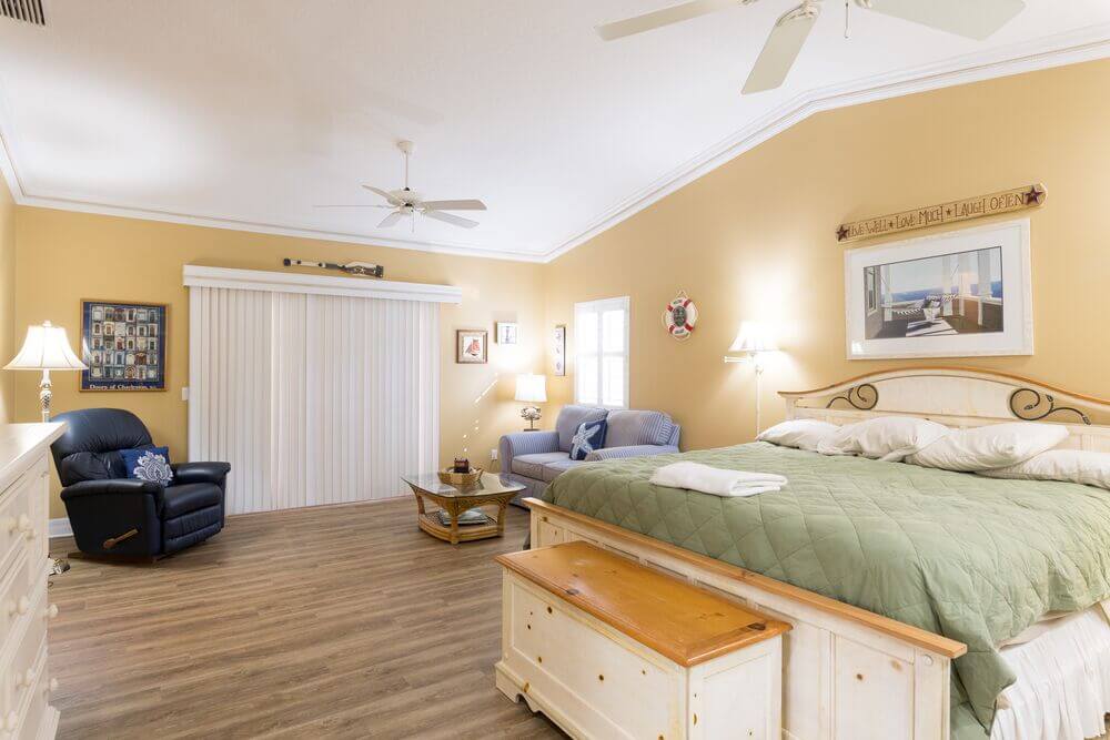 Bedroom in the Holiday Vacation Home rental in Leesburg, Florida.