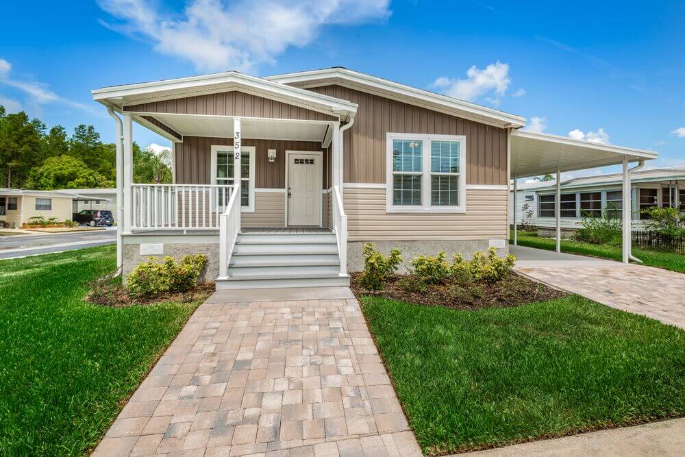 Generic manufactured home in Florida