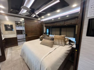 Tiffin Motorcoach Allegro Bus