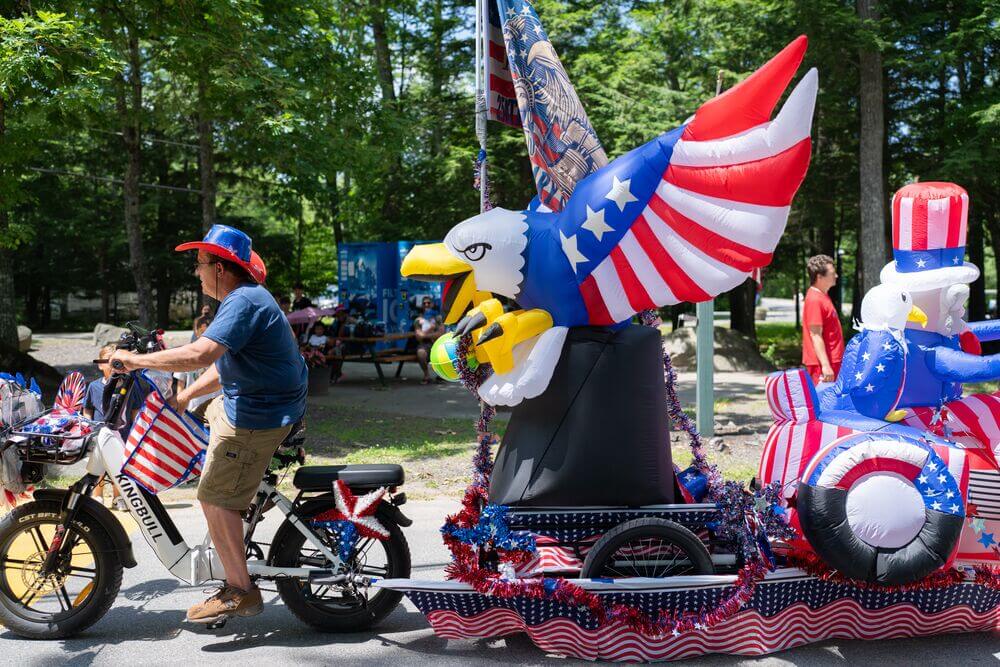 july-4th-parade-point-sebago-8