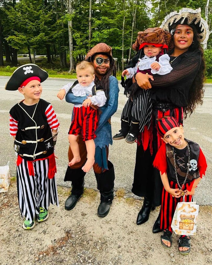 pirate-dempsey-grandkids