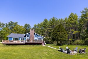 Cottage on the Green - Unique Accommodations - Point Sebago
