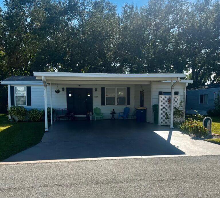 1005 Hyde Park Circle