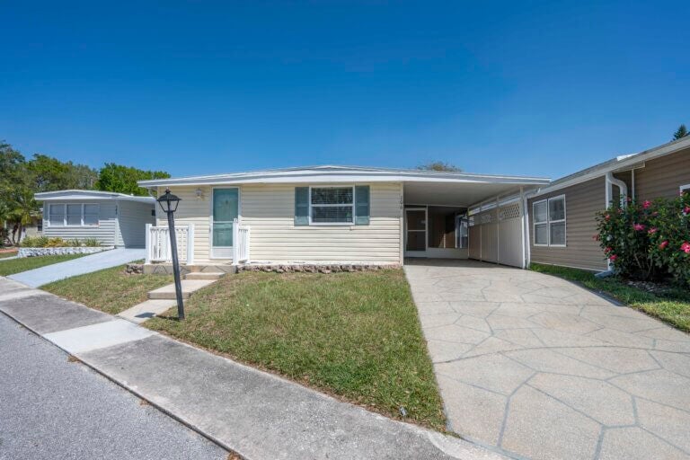 106 Coral Crest Dr