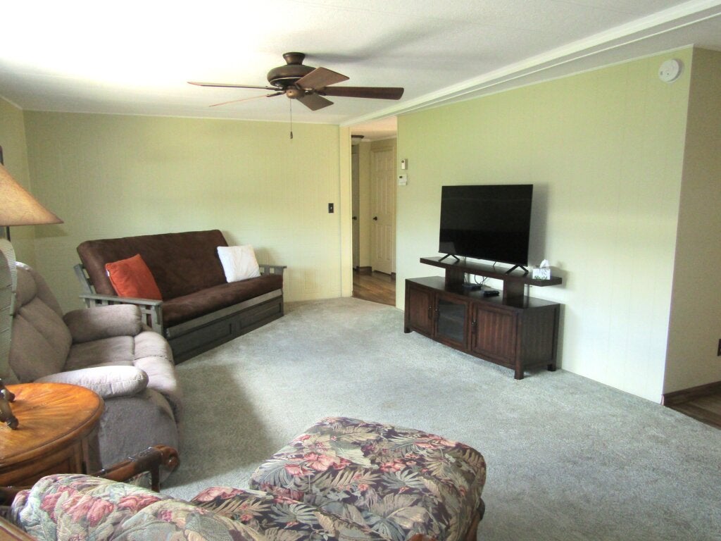 11 Dron Court