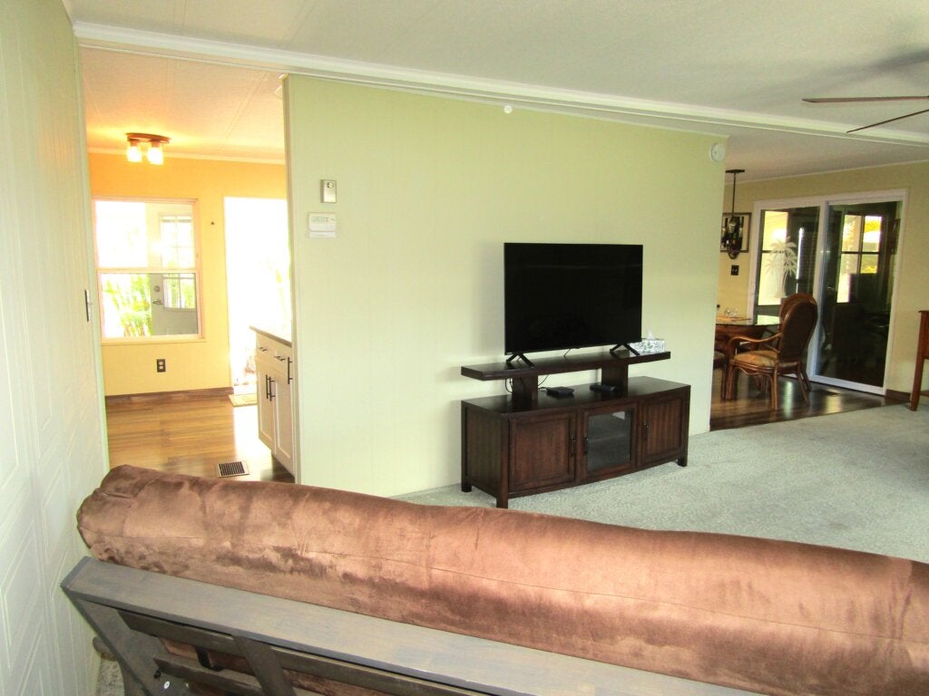 11 Dron Court