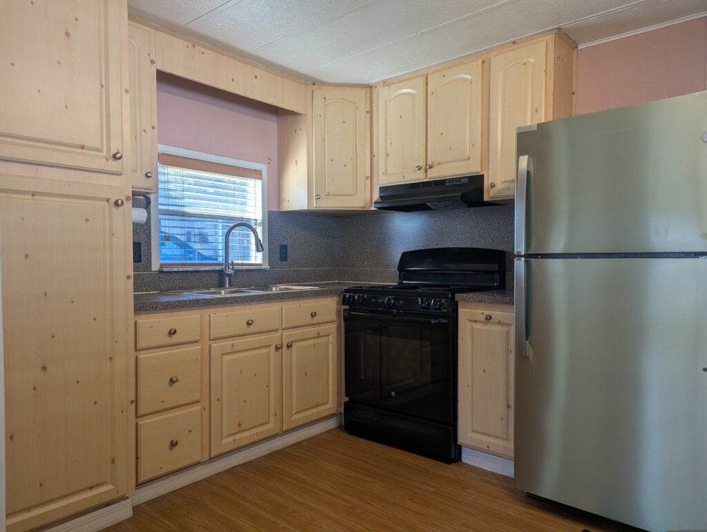 131 Pioneer Ln