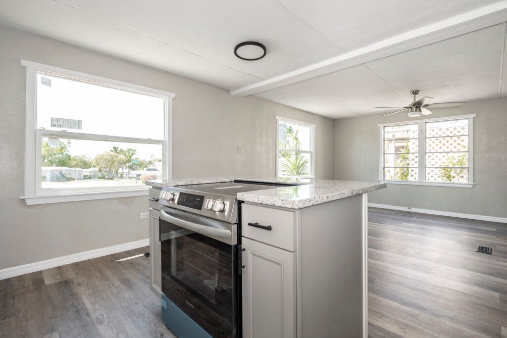 138 Pioneer Ln