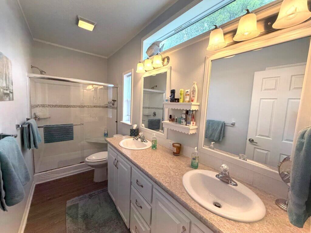 1702 D W Glenegles Road