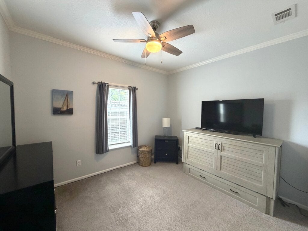 1702 D W Glenegles Road