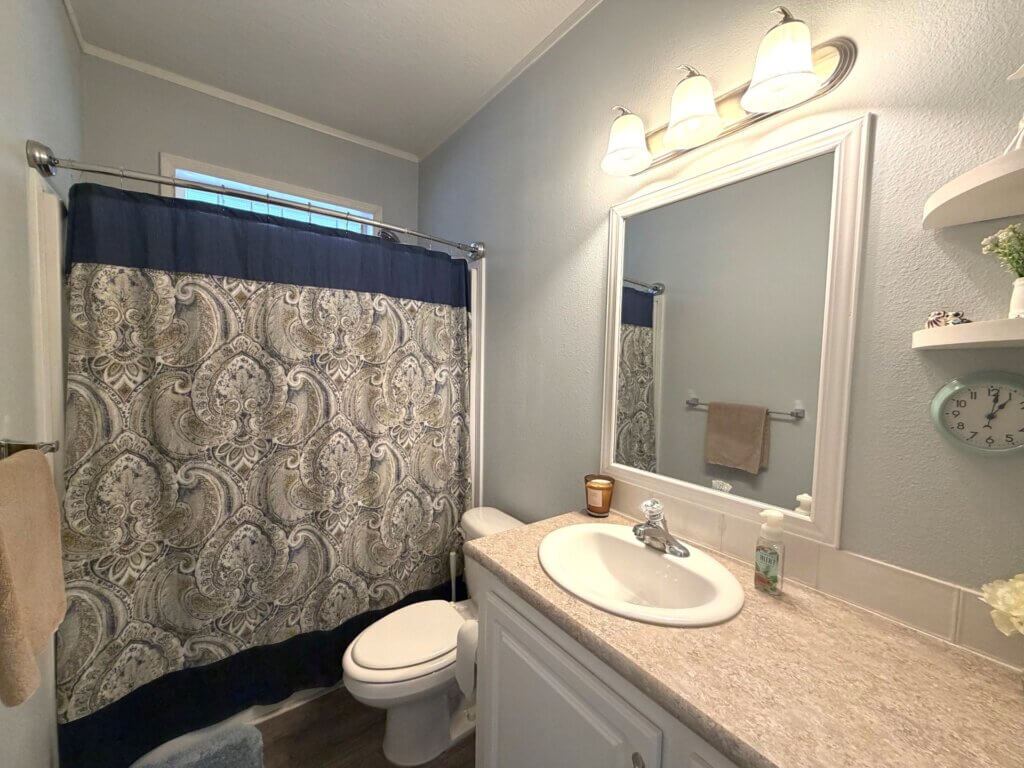 1702 D W Glenegles Road