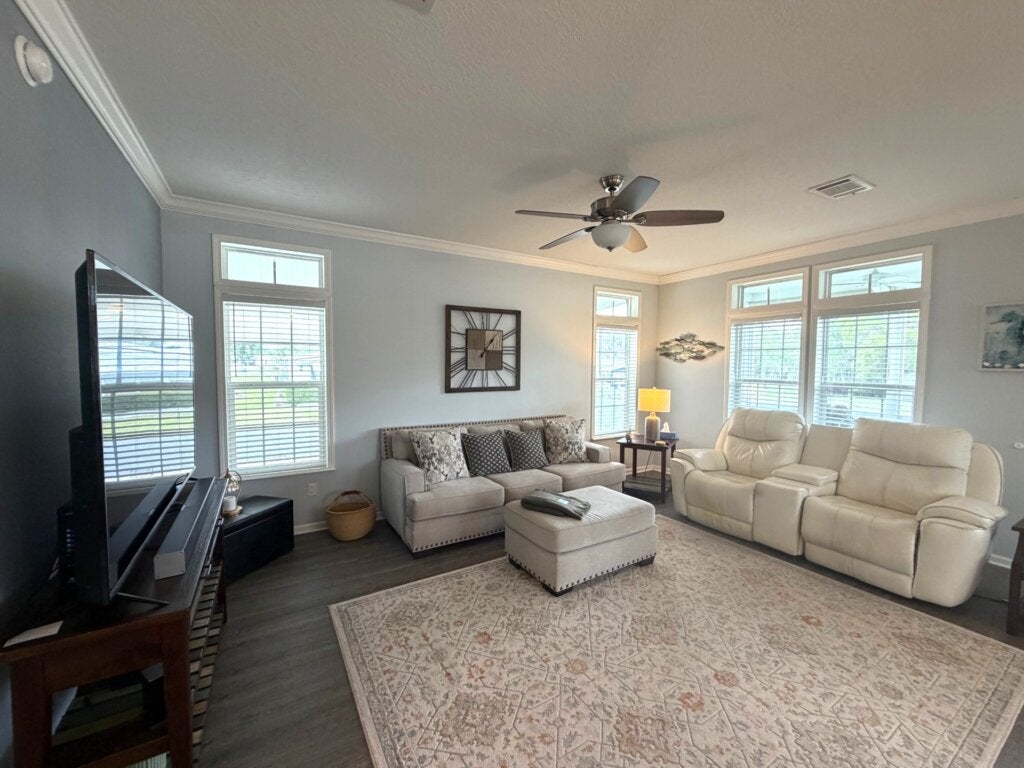 1702 D W Glenegles Road