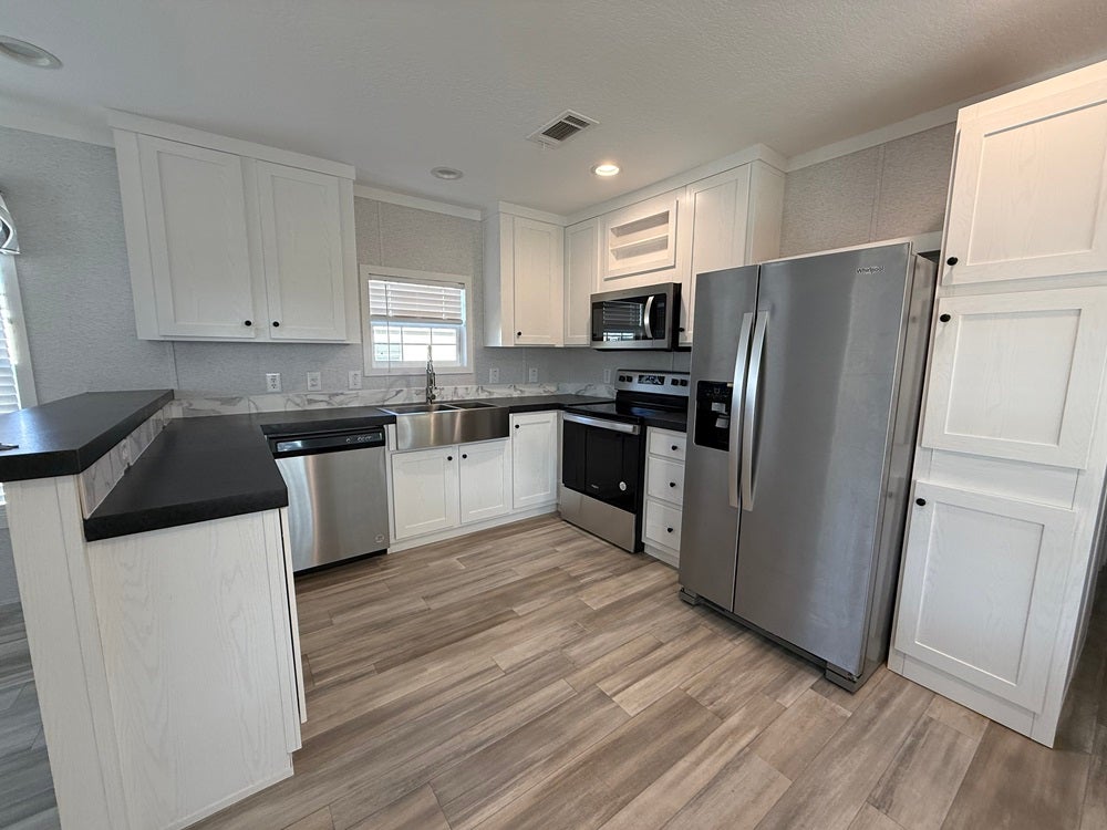 202 D E Gleneagles Rd