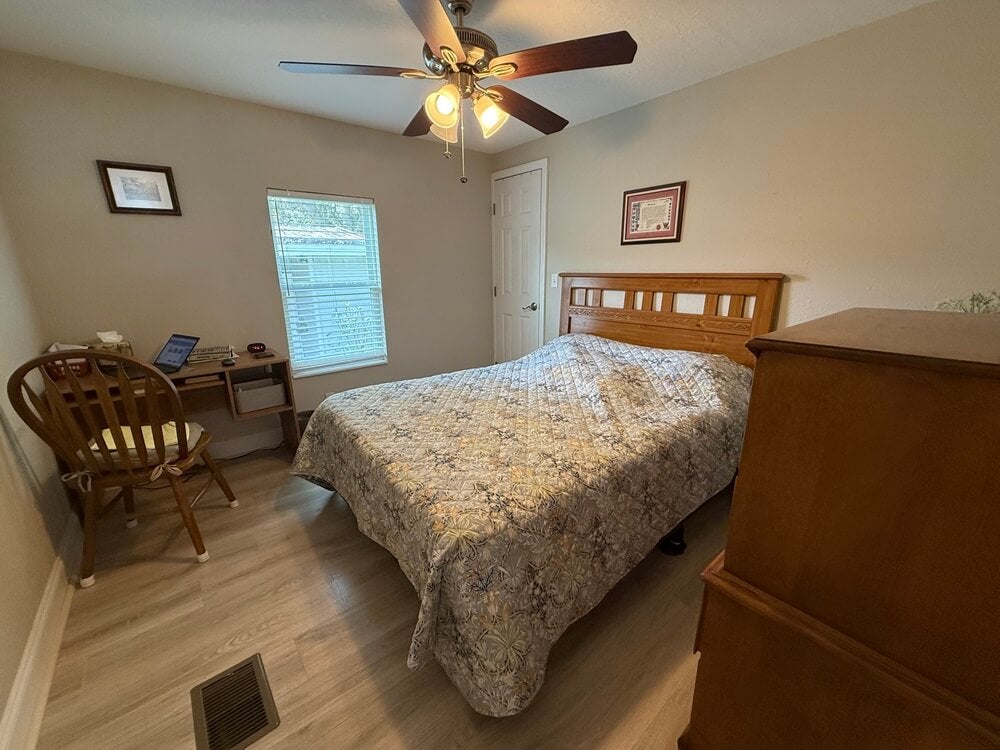 209 A E Gleneagles Rd