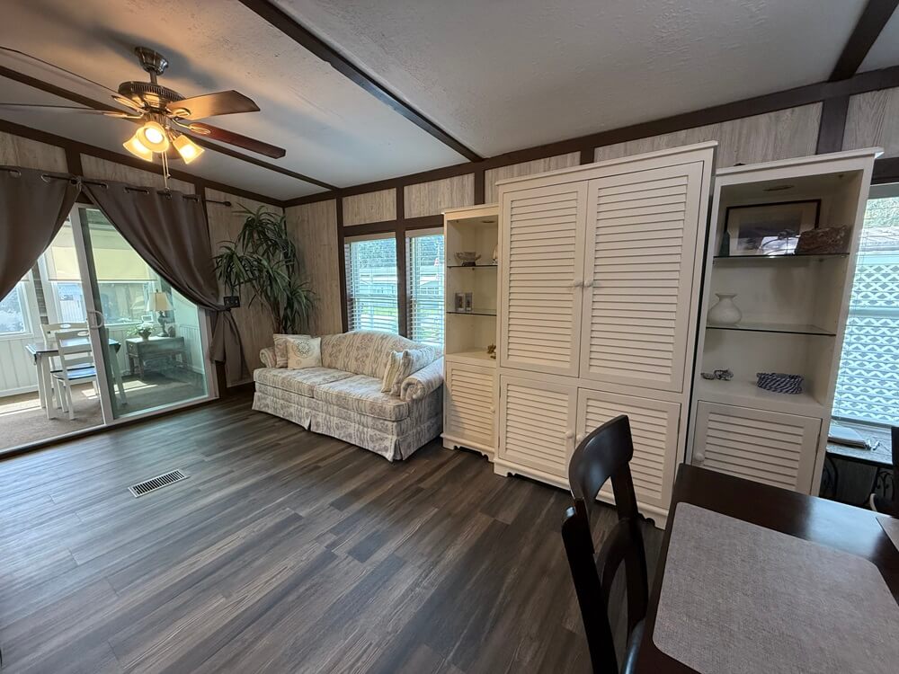 209 A E Gleneagles Rd