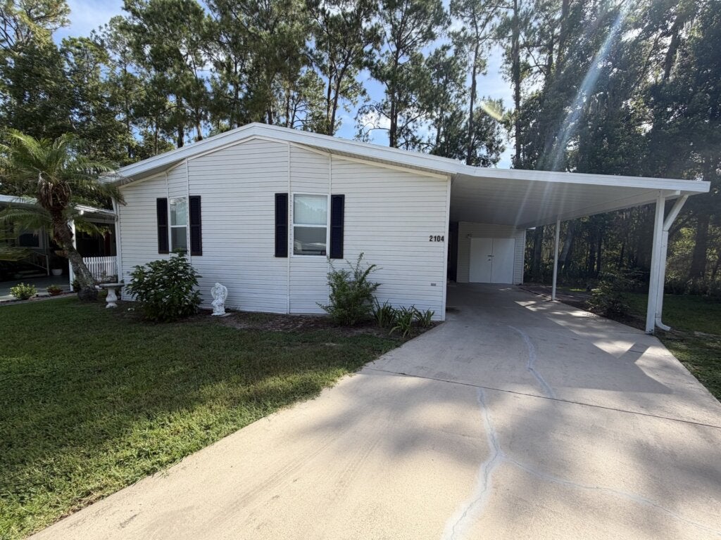 2104 Moorhen Court